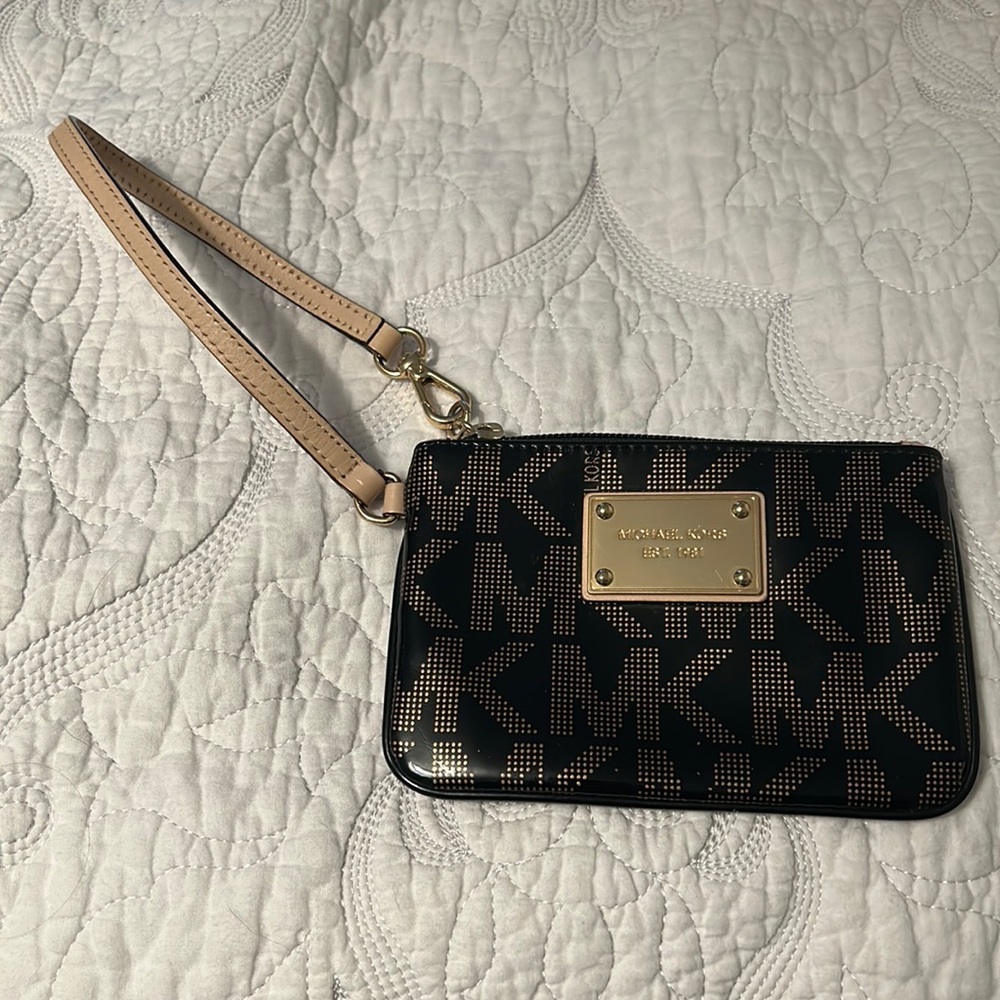 MK Michael Kors wristlet